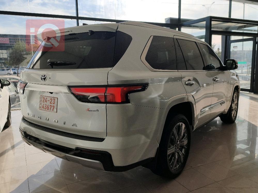 تويوتا سيكويا